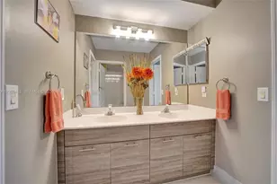 1267 NW 167th Ave, Pembroke Pines, FL 33028 - Photo 43