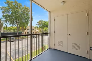 8373 Lake Dr, Doral, FL 33166 - Photo 25