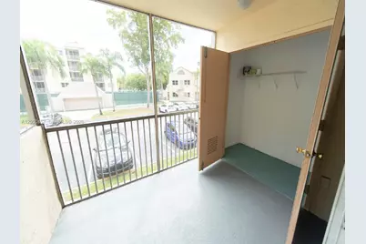 8373 Lake Dr #201, Doral, FL 33166 - Photo 27