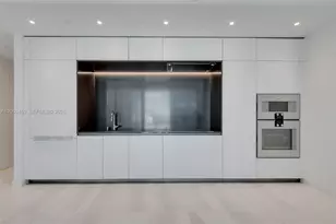 300 Biscayne Blvd Way, Miami, FL 33131 - Photo 7