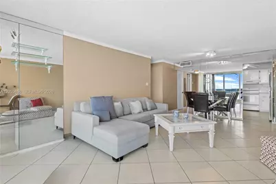 18081 Biscayne Blvd #1903, Aventura, FL 33160 - Photo 19