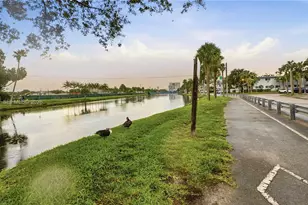 16450 Miami Dr, North Miami Beach, FL 33162 - Photo 9