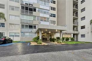 16450 Miami Dr, North Miami Beach, FL 33162 - Photo 29