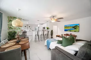 810 NW 21st Ct, Miami, FL 33125 - Photo 13