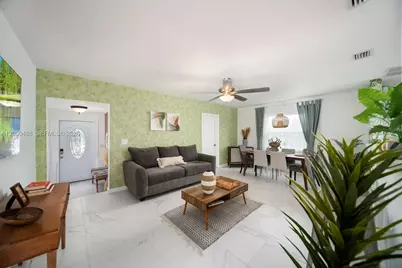 810 NW 21st Ct, Miami, FL 33125 - Photo 5