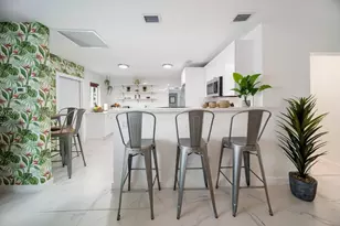 810 NW 21st Ct, Miami, FL 33125 - Photo 17