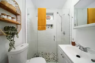 810 NW 21st Ct, Miami, FL 33125 - Photo 19