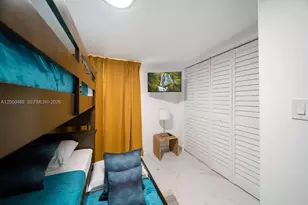 810 NW 21st Ct, Miami, FL 33125 - Photo 9