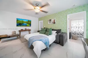 810 NW 21st Ct, Miami, FL 33125 - Photo 15