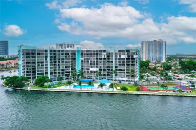 200 E Leslie Dr #722, Hallandale Beach, FL 33009 - Photo 3