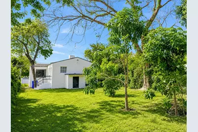 1114 NW 59th St, Miami, FL 33127 - Photo 7