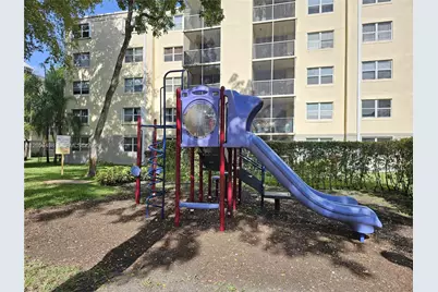 8205 Lake Dr #101, Doral, FL 33166 - Photo 15
