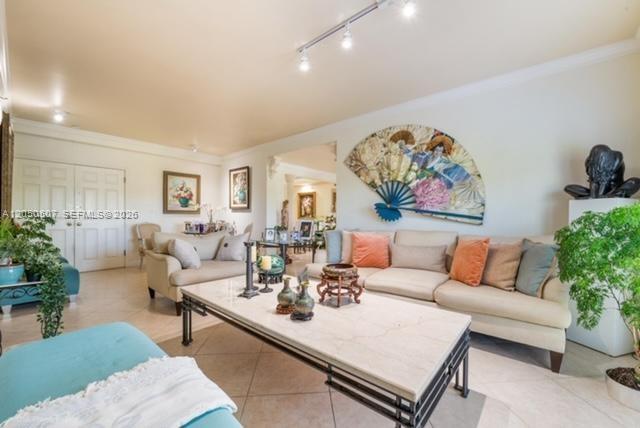 1400 Salzedo St #305 - 1400 Salzedo St #305, Coral Gables, FL 33134 Luxury Property | Jose Angel Pina