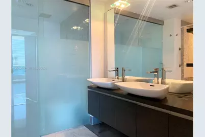200 Biscayne Boulevard Way #4412, Miami, FL 33131 - Photo 13