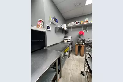 [Address not provided], Hallandale Beach, FL 33009 - Photo 9