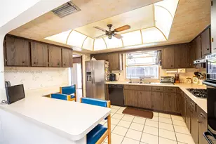 8721 NW 18th St, Pembroke Pines, FL 33024 - Photo 29
