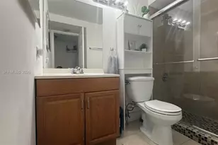 8160 Geneva Ct, Doral, FL 33166 - Photo 7