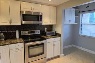 10028 NW 41st St, Doral, FL 33178 - Photo 3