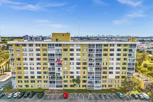 4400 Hillcrest Dr, Hollywood, FL 33021 - Photo 41