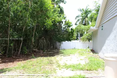 6617 Idlewild Street, Fort Myers, FL 33966 - Photo 9