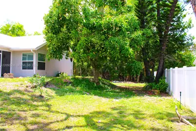 6617 Idlewild Street, Fort Myers, FL 33966 - Photo 5
