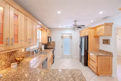 2431 SW 124th Ave, Miami, FL 33175 - Photo 3