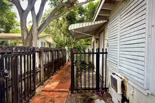 1053 NE 128th St, North Miami, FL 33161 - Photo 15