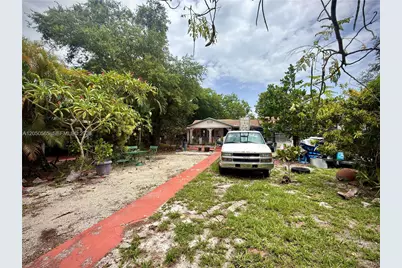 1053 NE 128th St, North Miami, FL 33161 - Photo 11