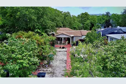 1053 NE 128th St, North Miami, FL 33161 - Photo 9