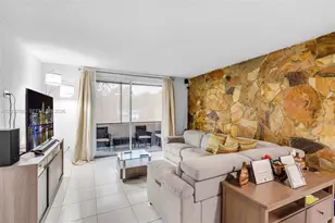 8501 NW 8th St, Miami, FL 33126 - Photo 5