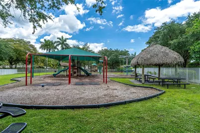 3855 Oak Ridge Cir, Weston, FL 33331 - Photo 49