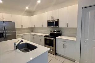 218 SW 159th Ct, Pembroke Pines, FL 33027 - Photo 9