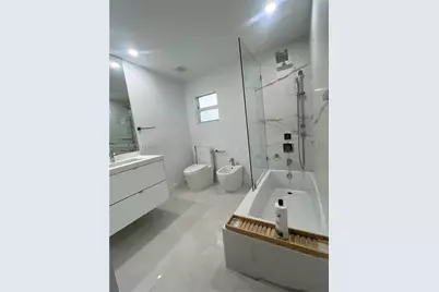 12685 NW Miami Ct, North Miami, FL 33168 - Photo 9