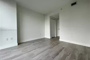 121 NE 34th St, Miami, FL 33137 - Photo 9