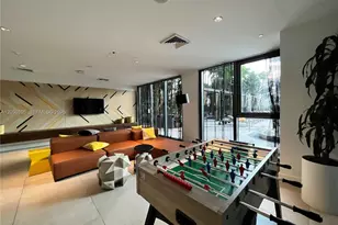 121 NE 34th St, Miami, FL 33137 - Photo 25
