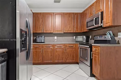 8932 SW 228th Ln, Cutler Bay, FL 33190 - Photo 13