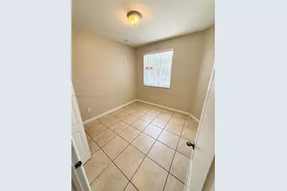1652 SE 28th St #202, Homestead, FL 33035 - Photo 9