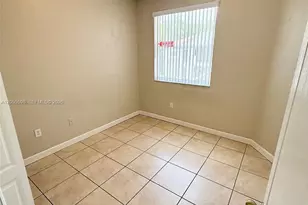 1652 SE 28th St, Homestead, FL 33035 - Photo 9