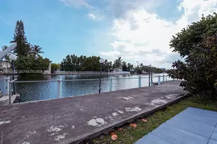 130 S Shore Dr, Miami Beach, FL 33141 - Photo 17