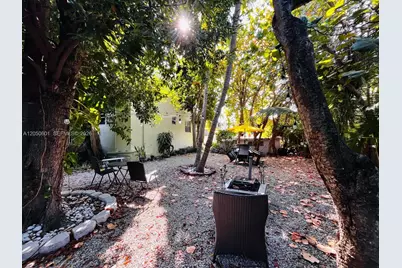520 NE 38th St #15, Miami, FL 33137 - Photo 23