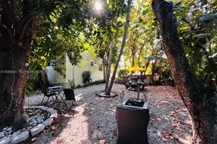 520 NE 38th St, Miami, FL 33137 - Photo 23