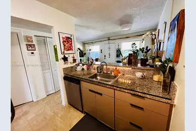 520 NE 38th St #15, Miami, FL 33137 - Photo 9