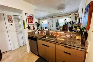 520 NE 38th St, Miami, FL 33137 - Photo 9