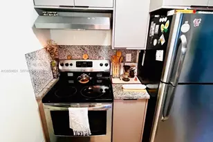 520 NE 38th St, Miami, FL 33137 - Photo 13