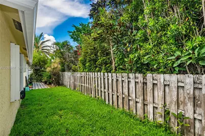 9852 NW 9th Ct, Plantation, FL 33324 - Photo 29