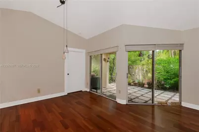 9852 NW 9th Ct, Plantation, FL 33324 - Photo 5