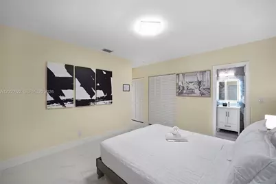 1021 NE 3rd Ave, Fort Lauderdale, FL 33304 - Photo 29