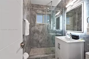 1021 NE 3rd Ave, Fort Lauderdale, FL 33304 - Photo 21