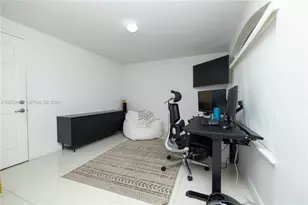 18451 NE 27th Pl, Aventura, FL 33160 - Photo 9