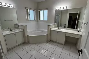 2416 SE 19th Ct, Homestead, FL 33035 - Photo 5